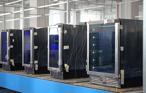 Semi-automatic production assembly line